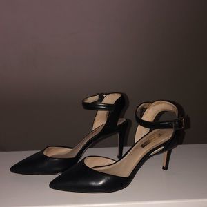 Louise et Cie Black Ankle Strap Pointed Pumps